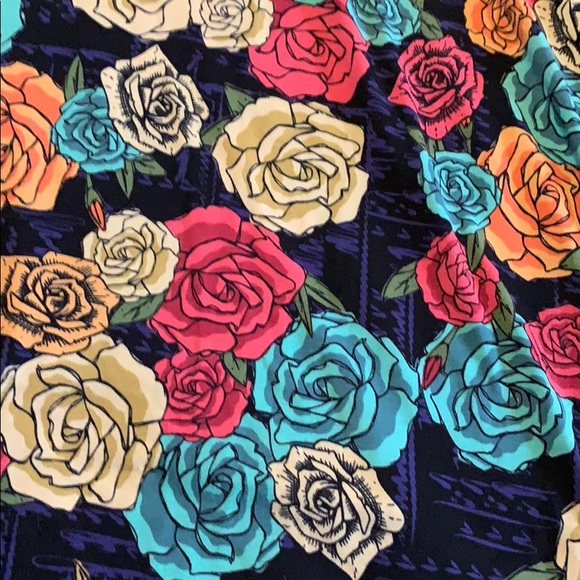 Gorgeous Roses 🌹 size small Carly - Picture 3 of 4